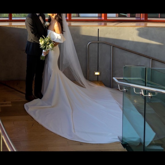 Ines Di Santo Couture Wedding Gown - Picture 4 of 6